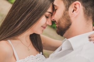 How to make someone fall in love with you fast and easy
