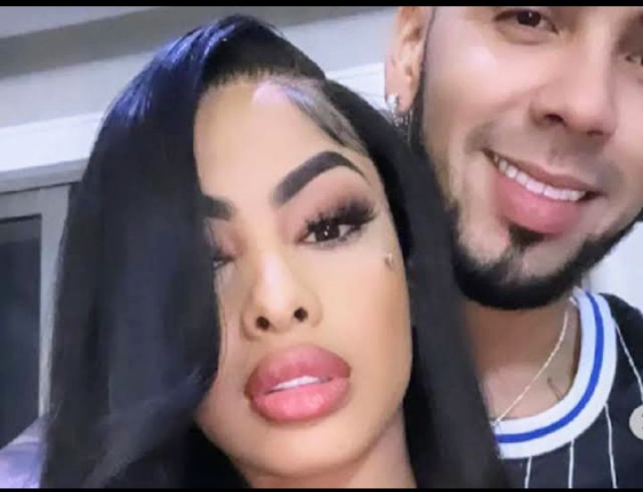 Yailin la mas viral and Anuel AA photo