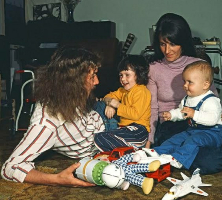 William Connolly, Iris Pressagh and their two children Iris Pressagh net worth, biography, age, Wikipedia, husband, children