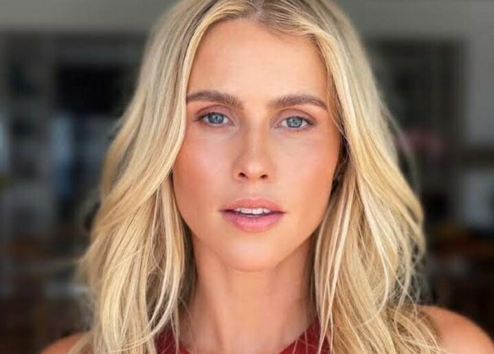 Claire Rhiannon Holt net worth and Biography, age, Wiki