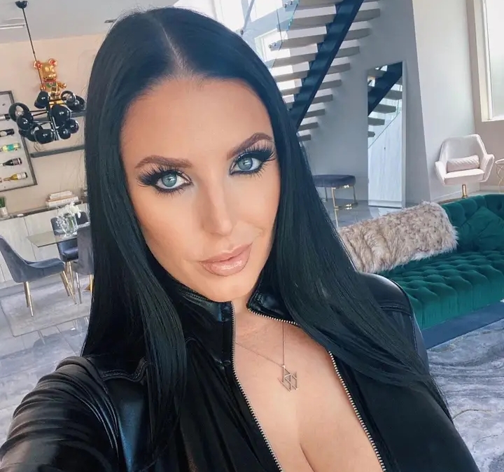 Angela White Net Worth, Biography, Age, Career