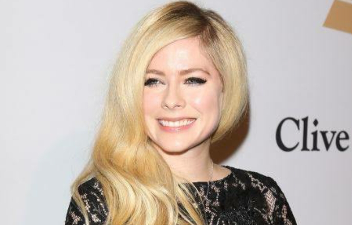 Avril Lavigne Net Worth, Biography, Age, Career and Personal Life