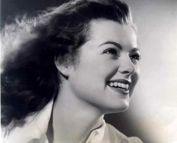 Juanita Katt Biography, Net Worth, Age, Career, Height, Wiki, Barbara Hale's daughter